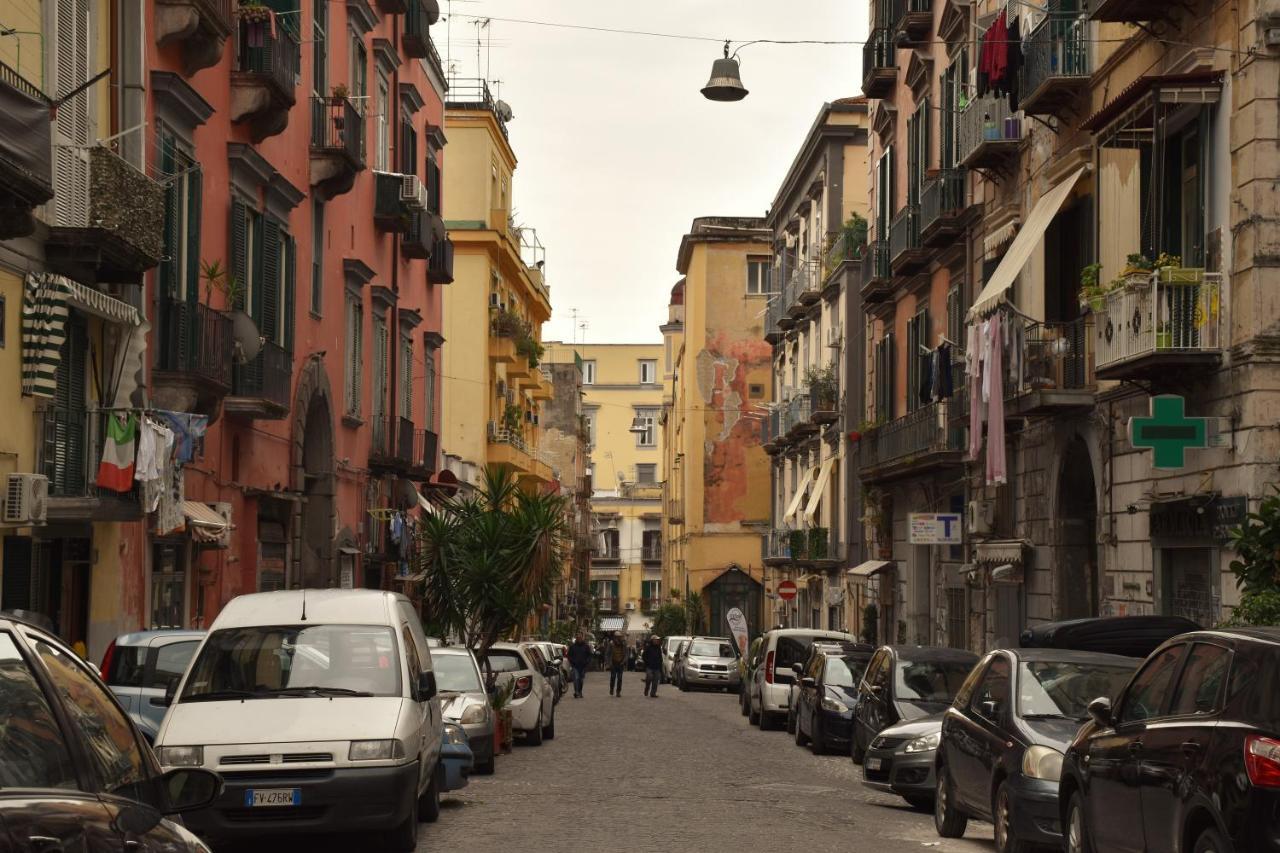 La Cartolina Di Napoli Free Parking For Small Cars Only Napels Buitenkant foto